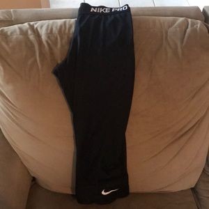 Black Nike Pro Crop Leggings